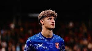 #MUFC 来源：Stretford Paddock赢就对了。